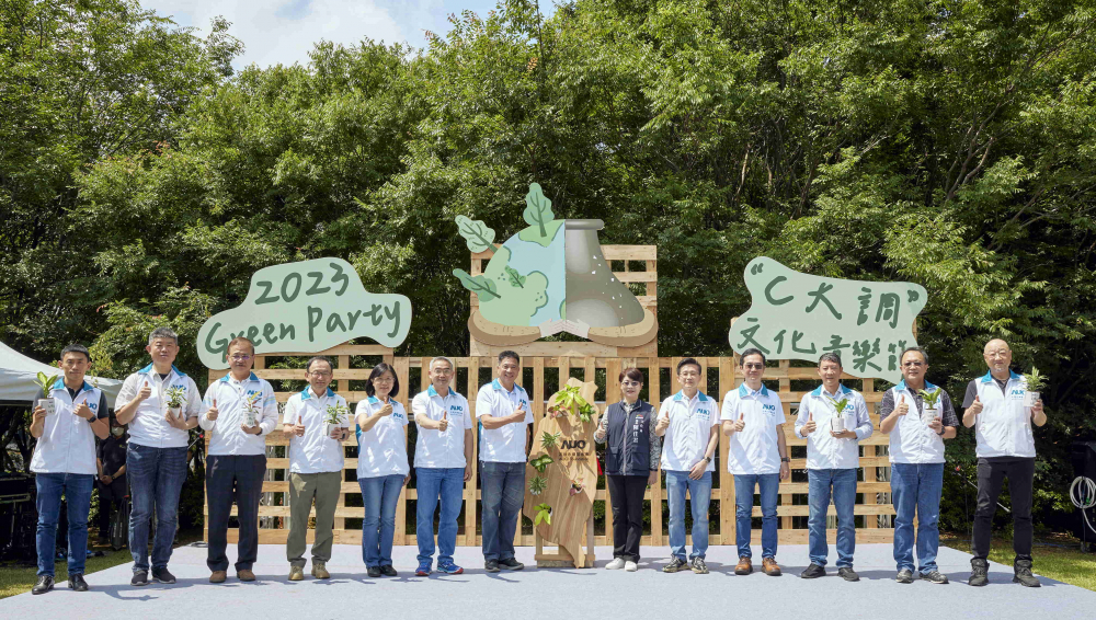 友達光電攜手供應商夥伴及台中市政府，共同倡議及推廣加樹減塑、節能減碳的淨零綠生活